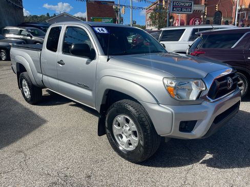 Used 2014 Toyota Tacoma 4x4 Access Cab image 1