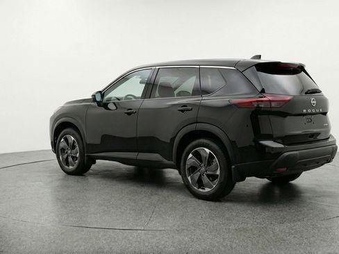 Used 2025 Nissan Rogue SV image 6