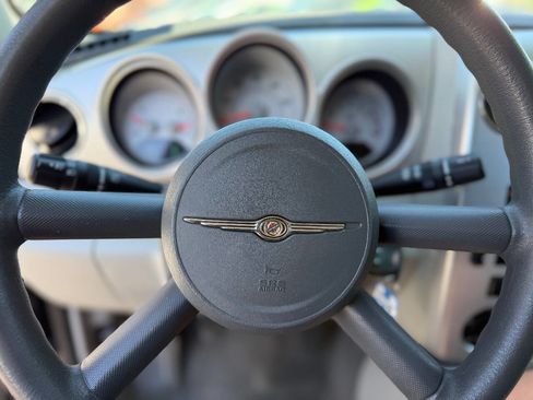 Used 2008 Chrysler PT Cruiser image 32