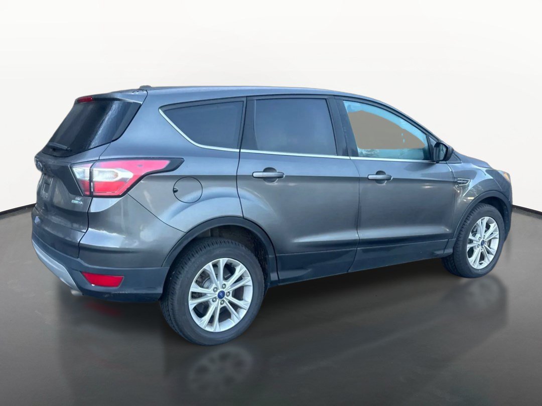 Used 2017 Ford Escape SE AWD/4WD image 3