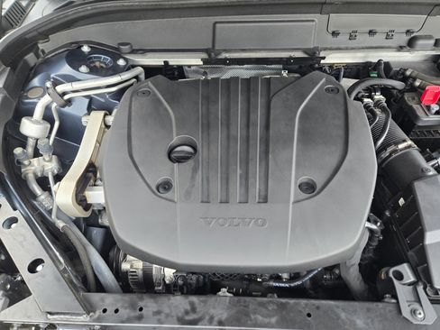 Used 2023 Volvo XC60 B5 Core w/ Climate Package image 42