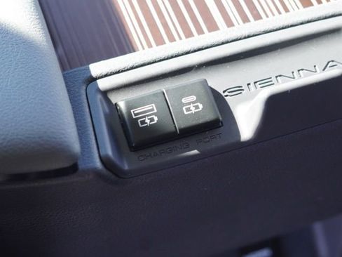 Certified 2022 Toyota Sienna XLE w/ XLE Plus Package image 38