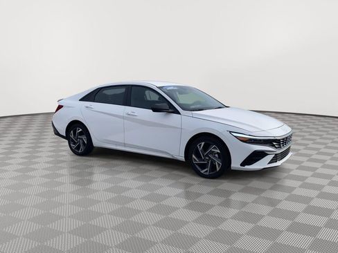 New 2025 Hyundai Elantra SEL image 52