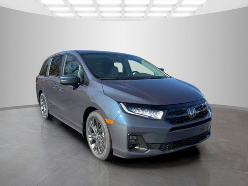 New 2026 Honda Odyssey Touring image 5