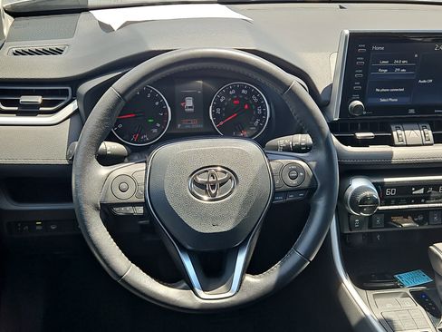 Used 2021 Toyota RAV4 XLE Premium AWD/4WD image 20