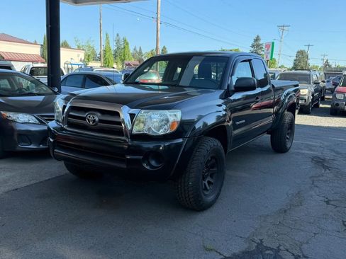 Used 2010 Toyota Tacoma 4x4 Access Cab image 2