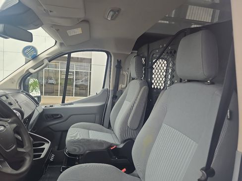 Used 2016 Ford Transit 250 130 Low Roof RWD image 18