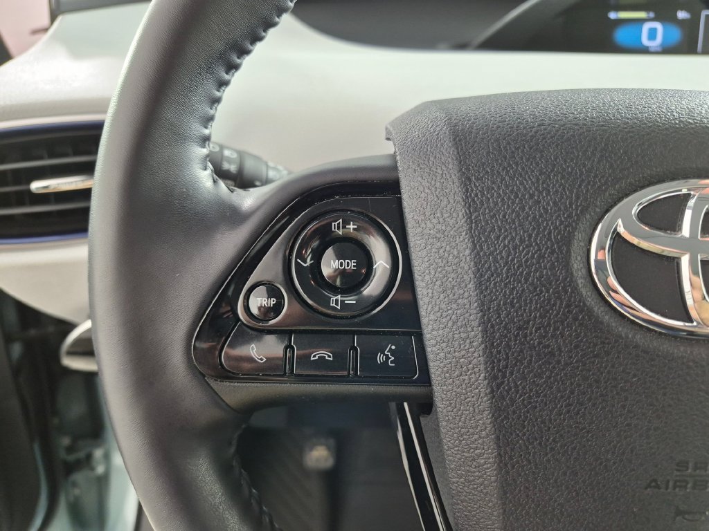 Used 2022 Toyota Prius Limited w/ Premium Convenience Package FWD image 14