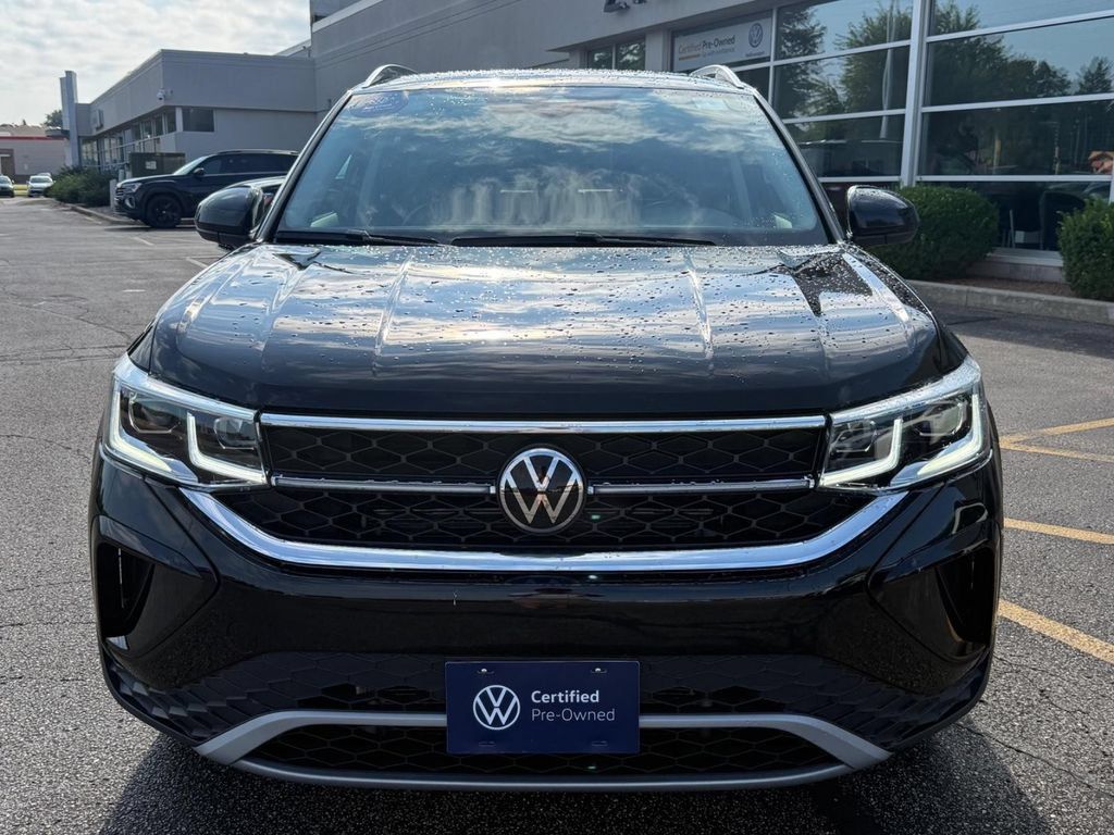 Certified 2023 Volkswagen Taos SEL AWD/4WD image 9