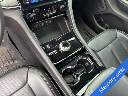Used 2023 Jeep Grand Cherokee L Limited w/ Luxury Tech Group II AWD/4WD image 12