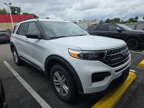 Used 2020 Ford Explorer XLT AWD/4WD image 3
