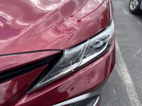 Used 2021 Toyota Camry LE image 10