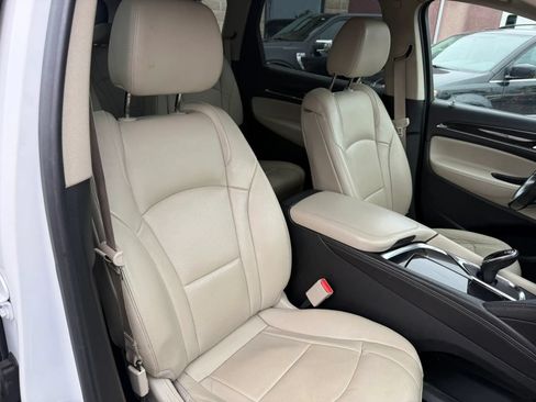 Used 2020 Buick Enclave Essence w/ Sound and Sites Package AWD/4WD image 38