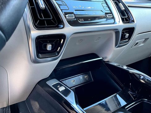 Used 2022 Kia Sorento SX image 35