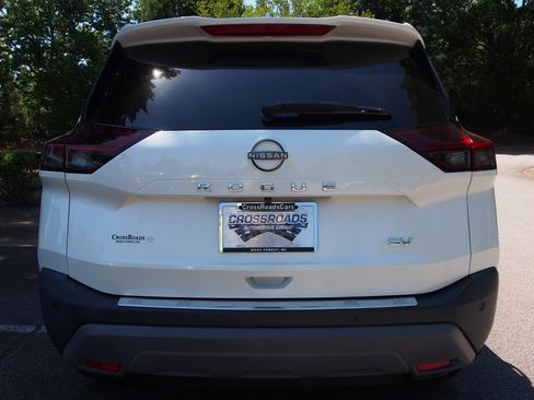 Used 2023 Nissan Rogue SV FWD image 6