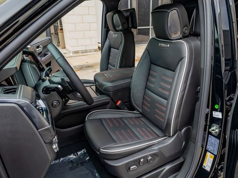 Used 2026 GMC Yukon AT4 Ultimate AWD/4WD image 30