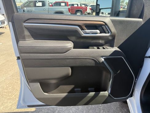 Used 2025 Chevrolet Silverado 2500 LT w/ Convenience Package image 24