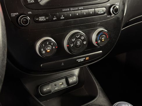 Used 2015 Kia Soul FWD image 19