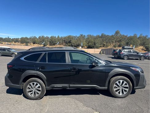 Used 2023 Subaru Outback Premium AWD/4WD image 4
