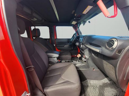 Used 2017 Jeep Wrangler Unlimited Sport w/ Max Tow Package image 31