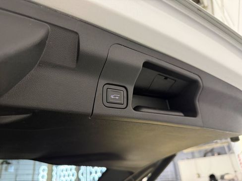 Used 2019 GMC Acadia SLT AWD/4WD image 22