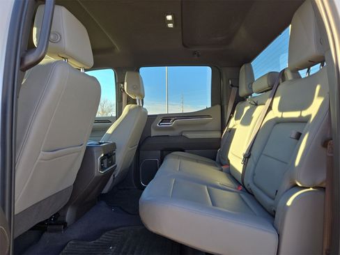 Used 2022 Chevrolet Silverado 1500 LTZ w/ Z71 Off-Road Package image 13