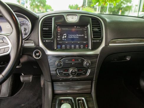 Used 2020 Chrysler 300 Touring w/ Sport Appearance Package image 15