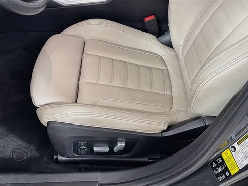 Used 2021 BMW 330i xDrive Sedan w/ Premium Package AWD/4WD image 23