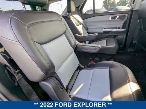 Certified 2022 Ford Explorer XLT w/ Equipment Group 202A image 19