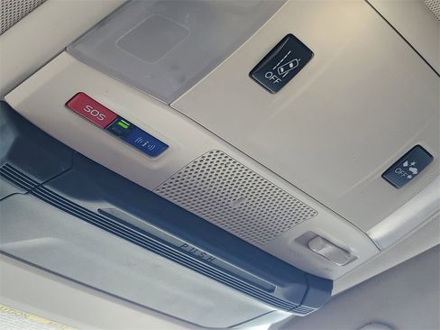 Used 2020 Subaru Ascent Premium w/ Convenience Package image 21