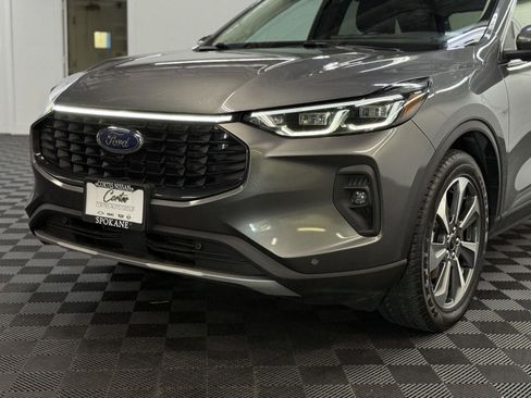 Used 2024 Ford Escape Platinum image 7