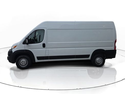 Used 2025 RAM ProMaster 2500 w/ Convenience Group FWD image 5