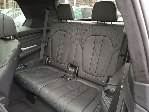 Certified 2023 BMW X7 xDrive40i w/ M Sport Package image 9