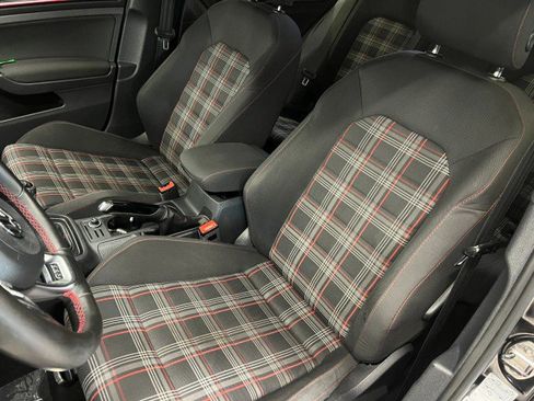 Used 2017 Volkswagen Golf S image 10