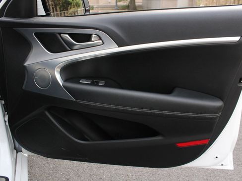 Used 2021 Genesis G70 2.0T Sport RWD image 26