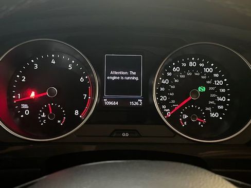 Used 2021 Volkswagen Tiguan SE FWD image 32