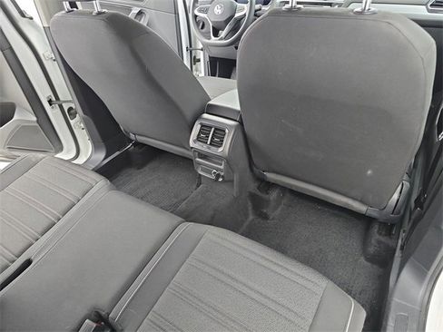 Used 2022 Volkswagen Tiguan S image 11