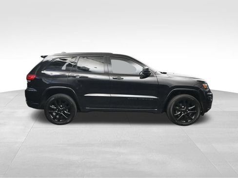 Used 2021 Jeep Grand Cherokee Laredo X RWD image 6