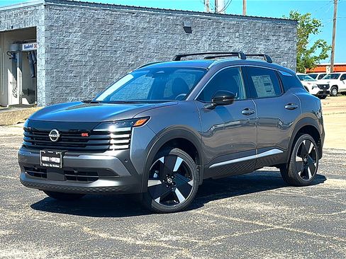 New 2026 Nissan Kicks SR w/ Cold Weather Package FWD image 2