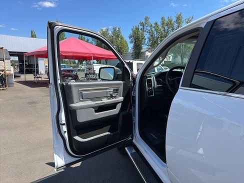 Used 2017 RAM 1500 Lone Star AWD/4WD image 10