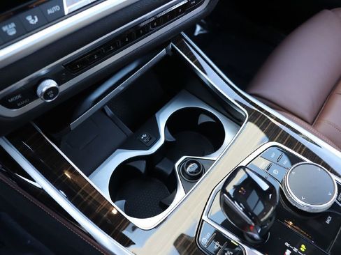 Used 2020 BMW X7 M50i w/ Cold Weather Package image 61