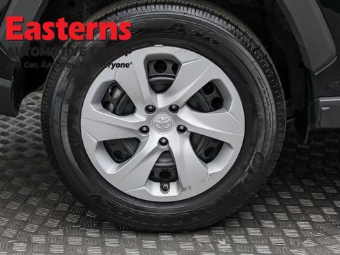 Used 2024 Toyota RAV4 LE image 28