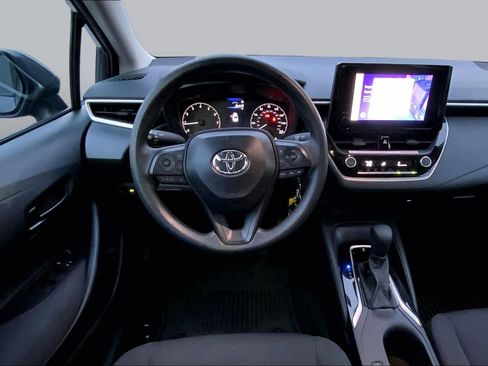 Used 2025 Toyota Corolla LE FWD image 6