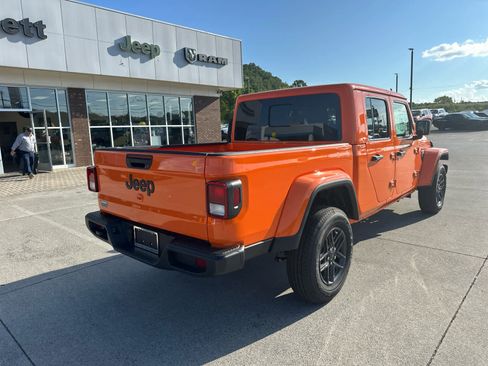 New 2025 Jeep Gladiator Sport image 7
