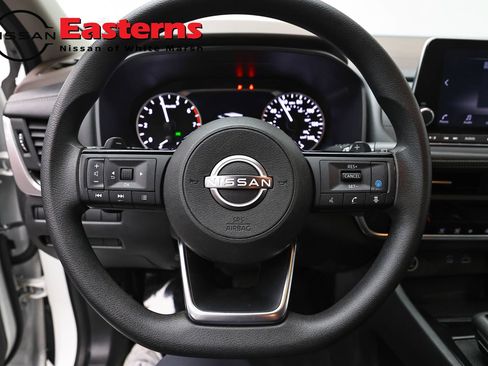 Used 2023 Nissan Rogue SV AWD/4WD image 10