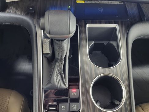 Used 2021 Toyota Sienna Limited FWD image 18