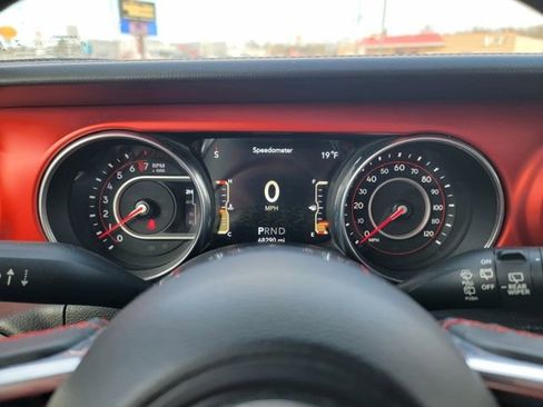 Used 2018 Jeep Wrangler Unlimited Rubicon w/ Cold Weather Group image 19