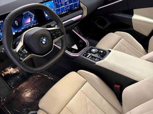 Used 2025 BMW X3 xDrive30i w/ Convenience Package image 4