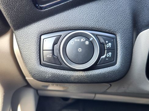 Used 2018 Ford Escape Titanium w/ Ford Safe & Smart Package AWD/4WD image 17