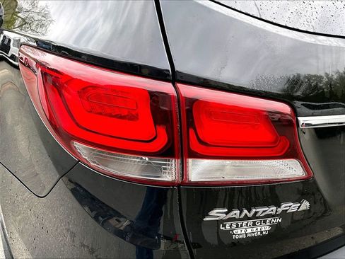 Used 2018 Hyundai Santa Fe Limited AWD/4WD image 29